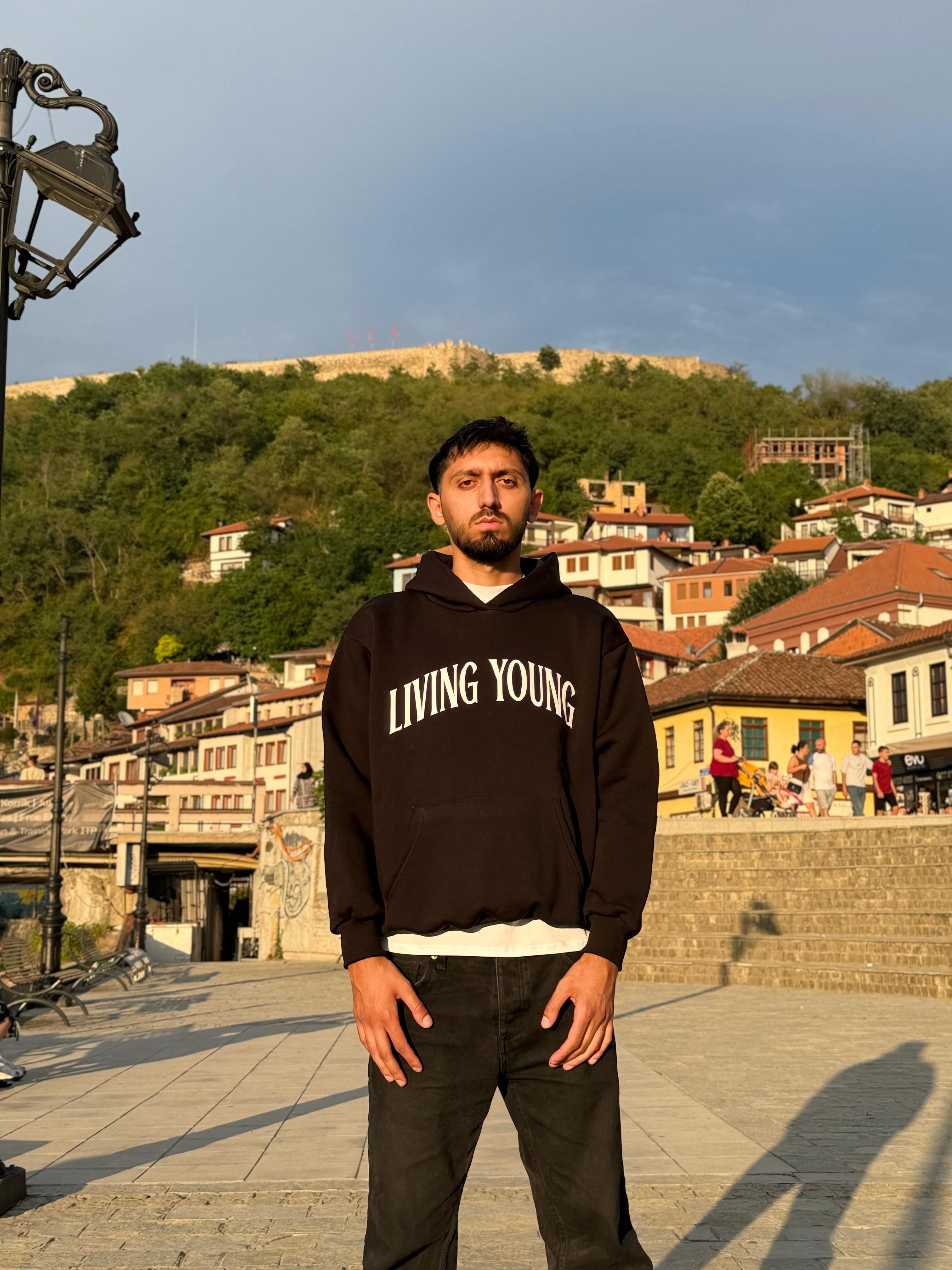 LIVING YOUNG Oversized Hoodie