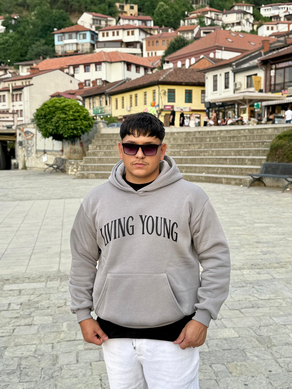 LIVING YOUNG Oversized Hoodie